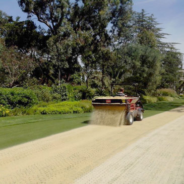 DECOMPACTAGE ET SABLAGE DES GREENS